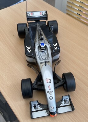MiniChamps Diecast 1:18 Scale McLaren Mercedes MP4/13 1998 F1 Car