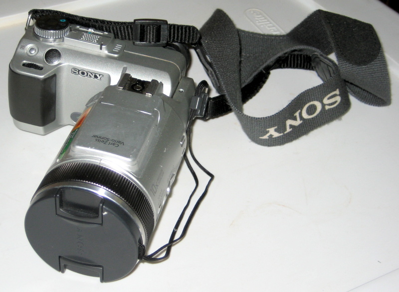 Sony Cyber-shot DSC-F717 5 MP Digital Camera - Silver 27242613225