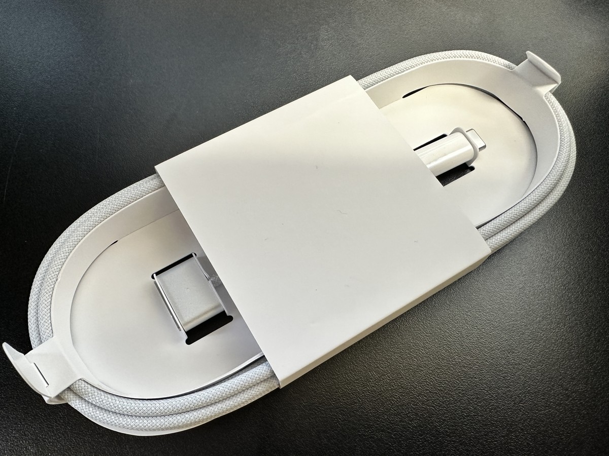 Apple USB-C to MagSafe 3 Power Cable for MacBook Pro - White, 2m