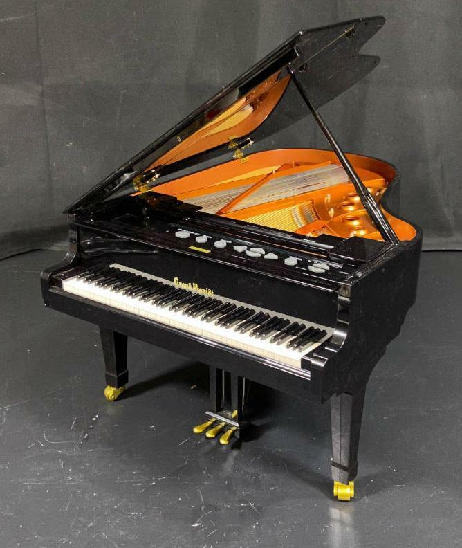 Genuine SEGA TOYS Black Grand Pianist 1/6 scale miniature grand