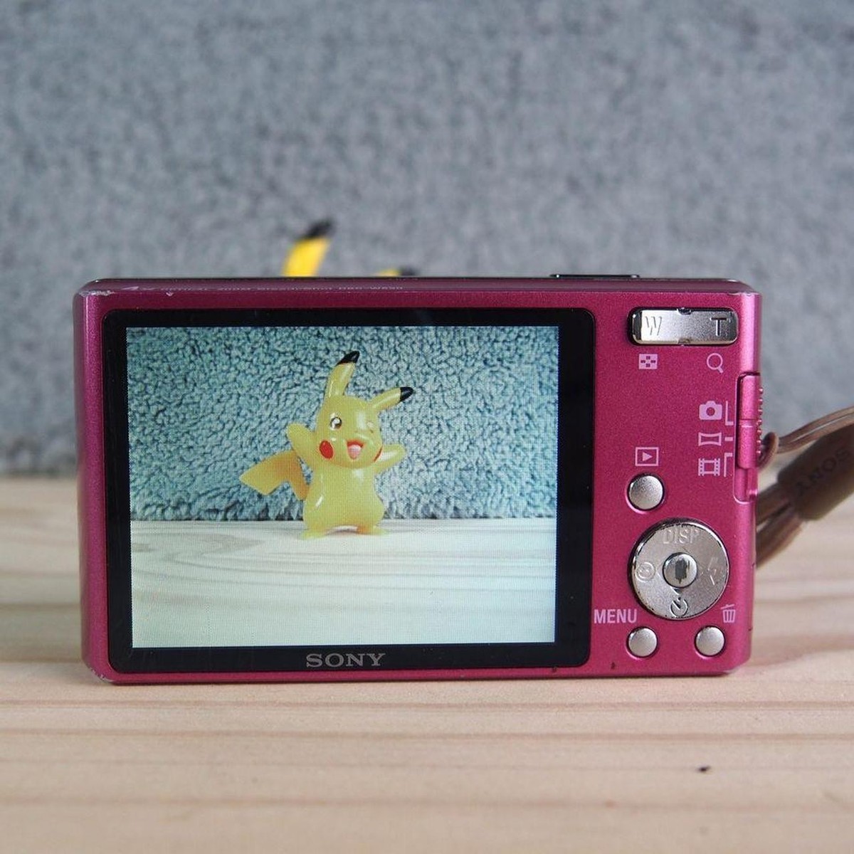 Sony Cyber-shot DSC-W530 14.1MP Compact Digital Camera 4 x Optical