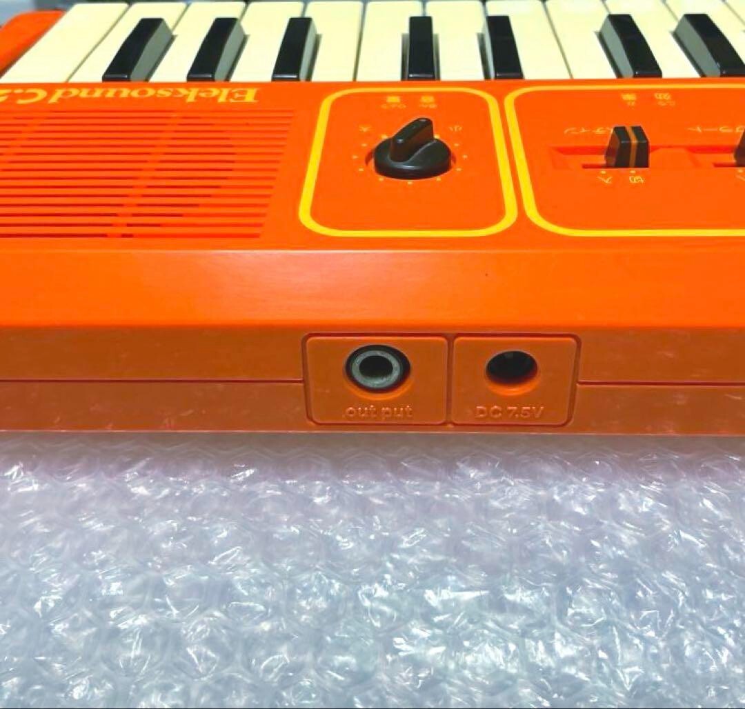 Casio MT-11 Orange Vintage Mini Synthesizer Japan Rare 1980s