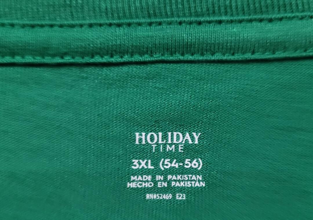 New w/tags Holiday Time Santa Stay Jolly My Friends Green T-Shirt