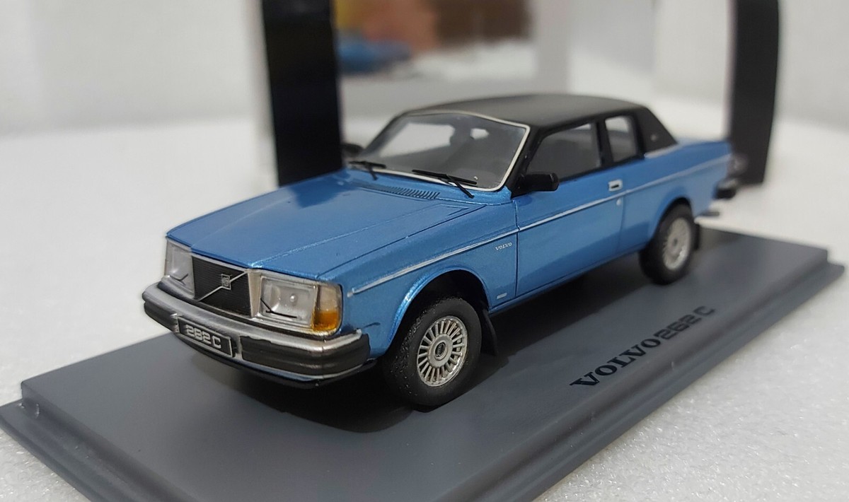 WOW Volvo 262C Bertone 1981 Blue Met Black 1:43 Neo 43113