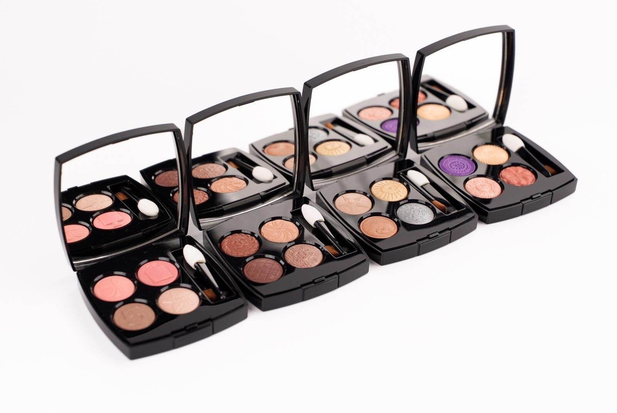 CHANEL Les 4 Ombres Boutons 209/219/229/239 Eyeshadow Palette