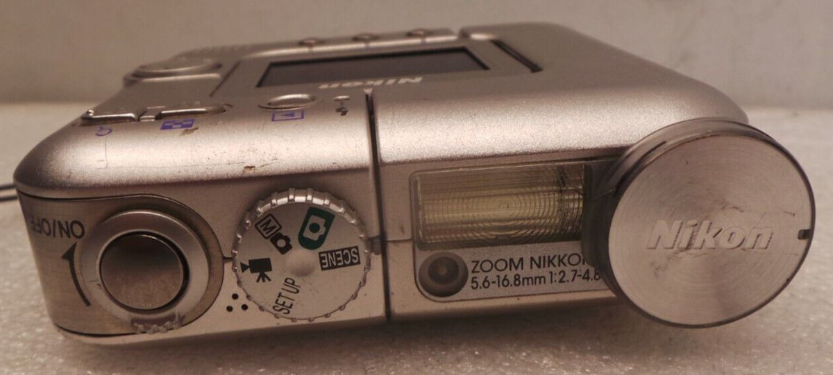 極美品 Nikon COOLPIX SQ レトロ コンデジ カメラ リバイバル Nikon