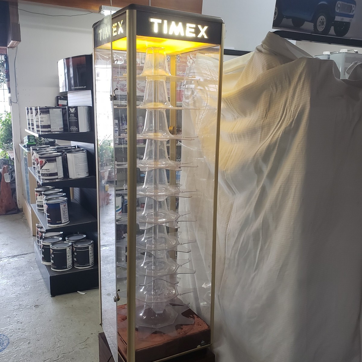 Vintage Timex Display Case Lighted ,10 Revolving Shelves With Key