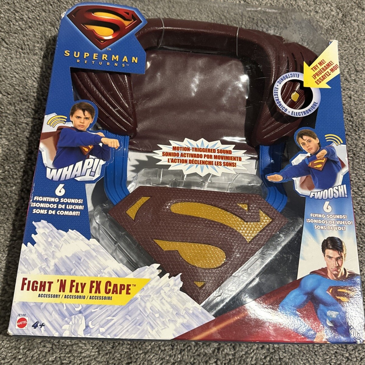 Mattel SUPERMAN RETURNS Fight N Fly FX Cape 6 Fighting & 6 Flying