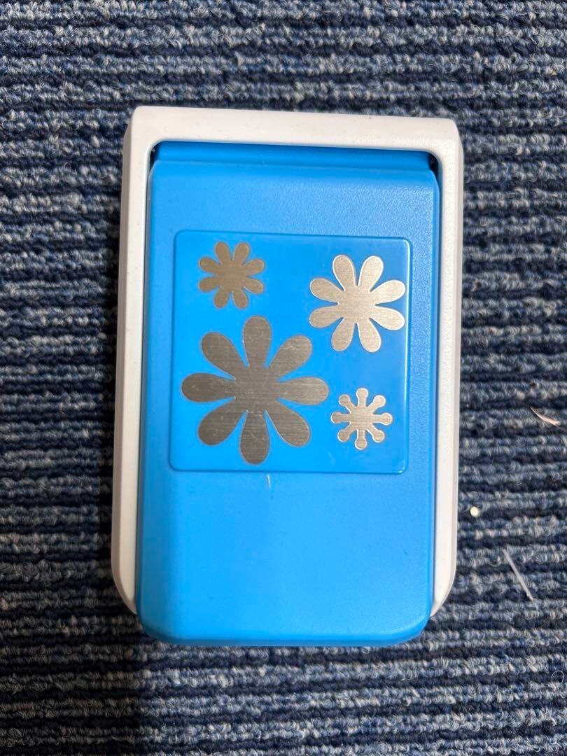 Creative Memories DAISY BOUQUET PUNCH Decorative Punch craft punch