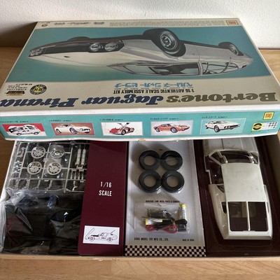 Otaki Bertone Jaguar Pirana 1/16 Scale Vintage Plastic Model Kit