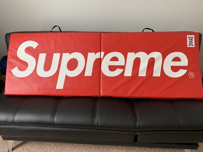 Supreme Everlast Folding Exercise Mat Red FW17 -New -Ready To Ship