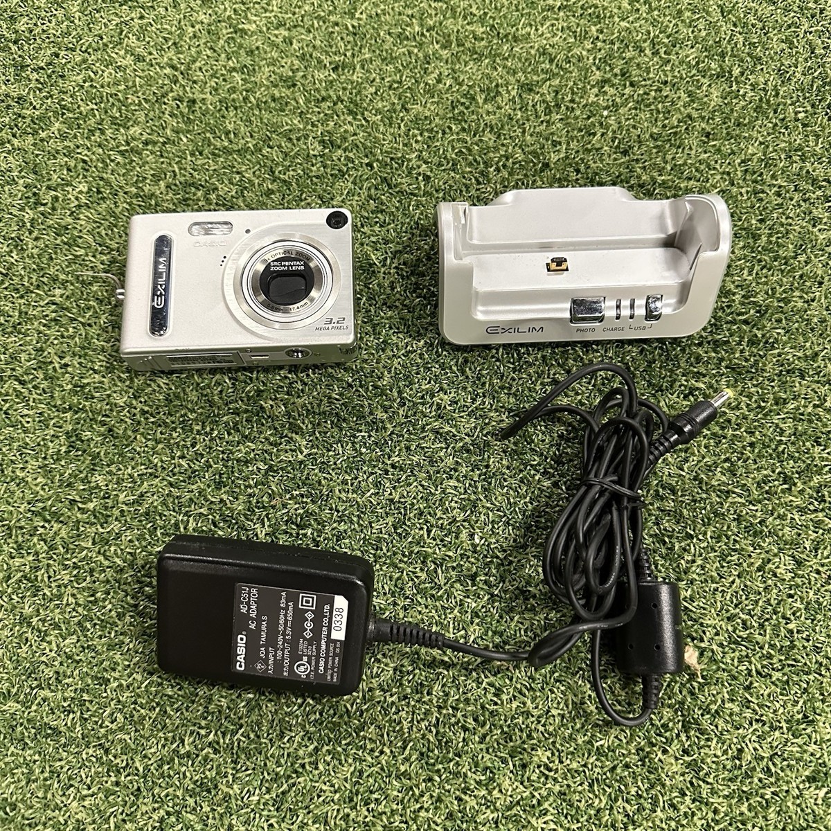 CASIO EXILIM EX-Z3 3.2MP Compact Digital Camera Silver Bundle