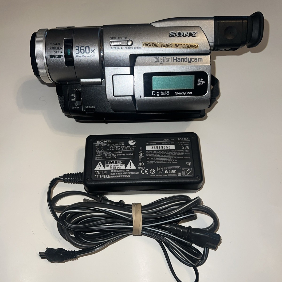 Sony DCR-TRV110 Digital8 Hi8 8mm Video8 Camcorder VCR Player Video
