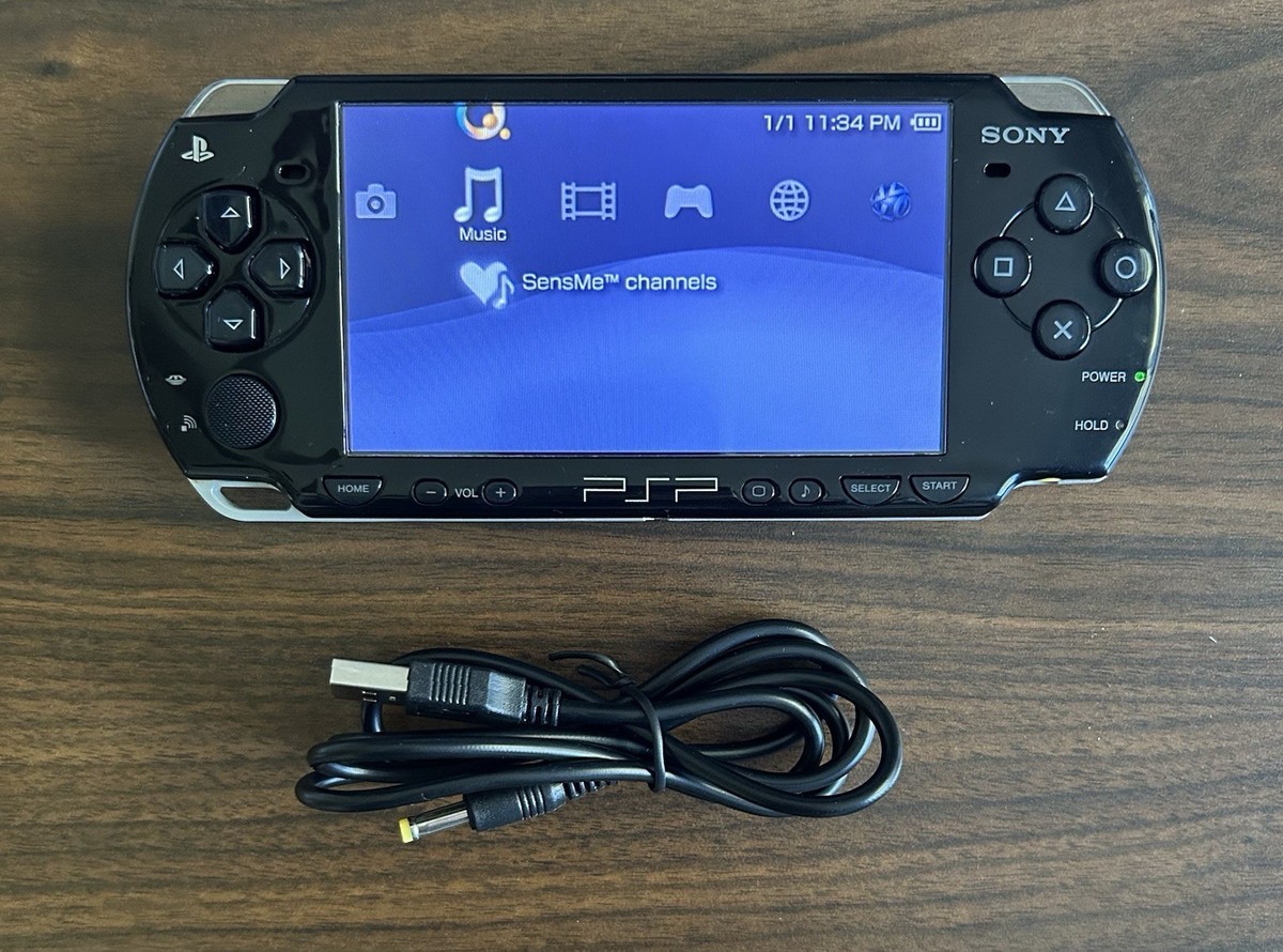 Sony PSP 2000 Launch Edition 64MB Handheld System - Piano Black