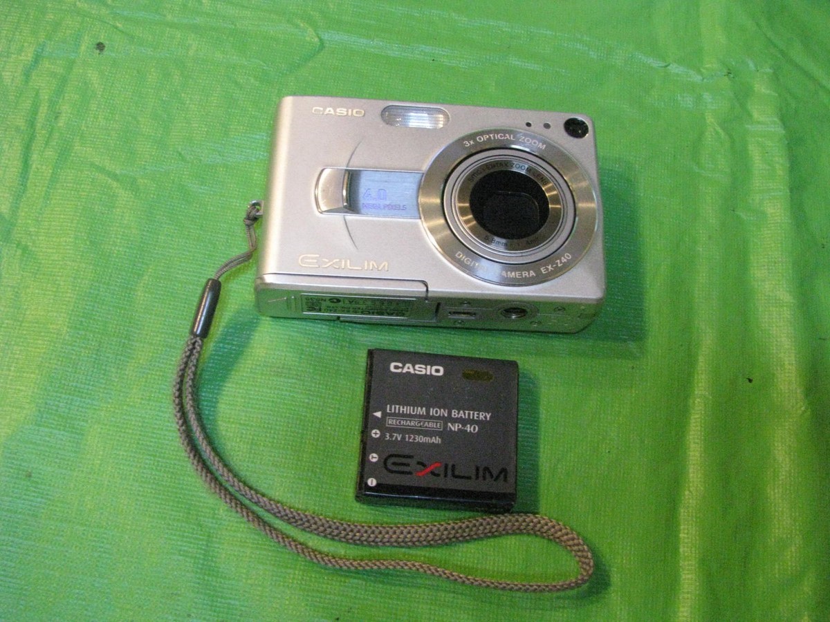 Casio EXILIM ZOOM EX-Z40 4.0MP Digital Camera - Silver (EXZ40S