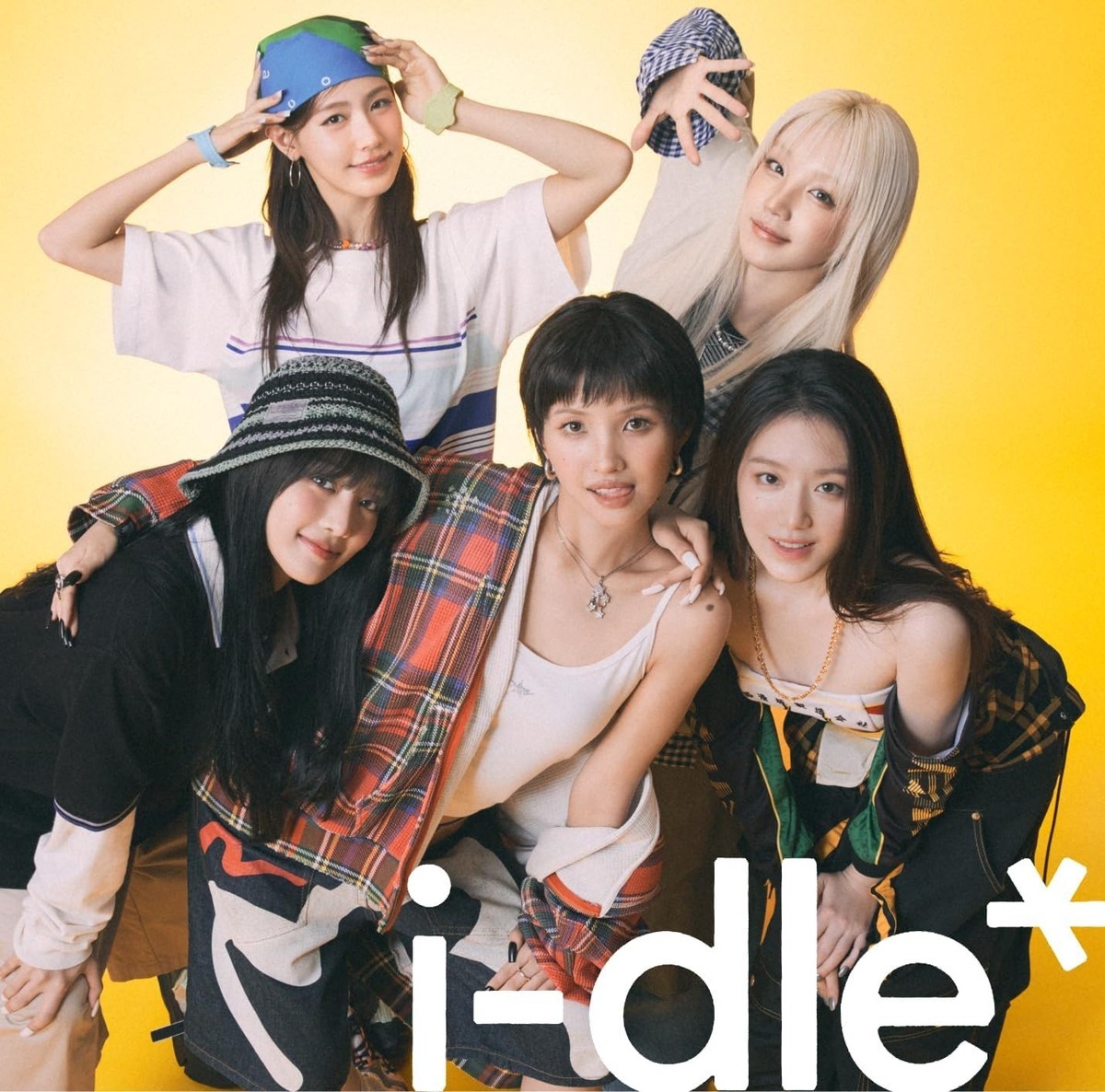 I-DLE JAPAN CD LIMITED EDITION POSTER VERSION AND REGULAR VERSION