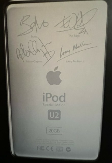 Apple iPod classic 4th Generation U2 Special Edition Black/Red (20