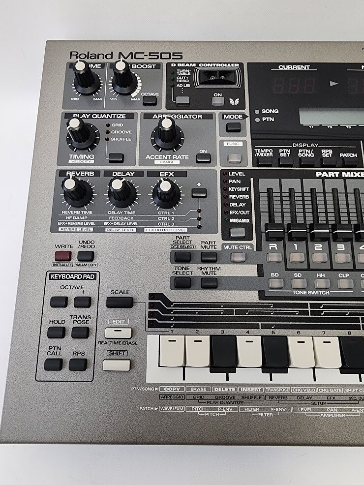 Roland MC-505 Groovebox Rhythm Machine Sequencer Mixer Music