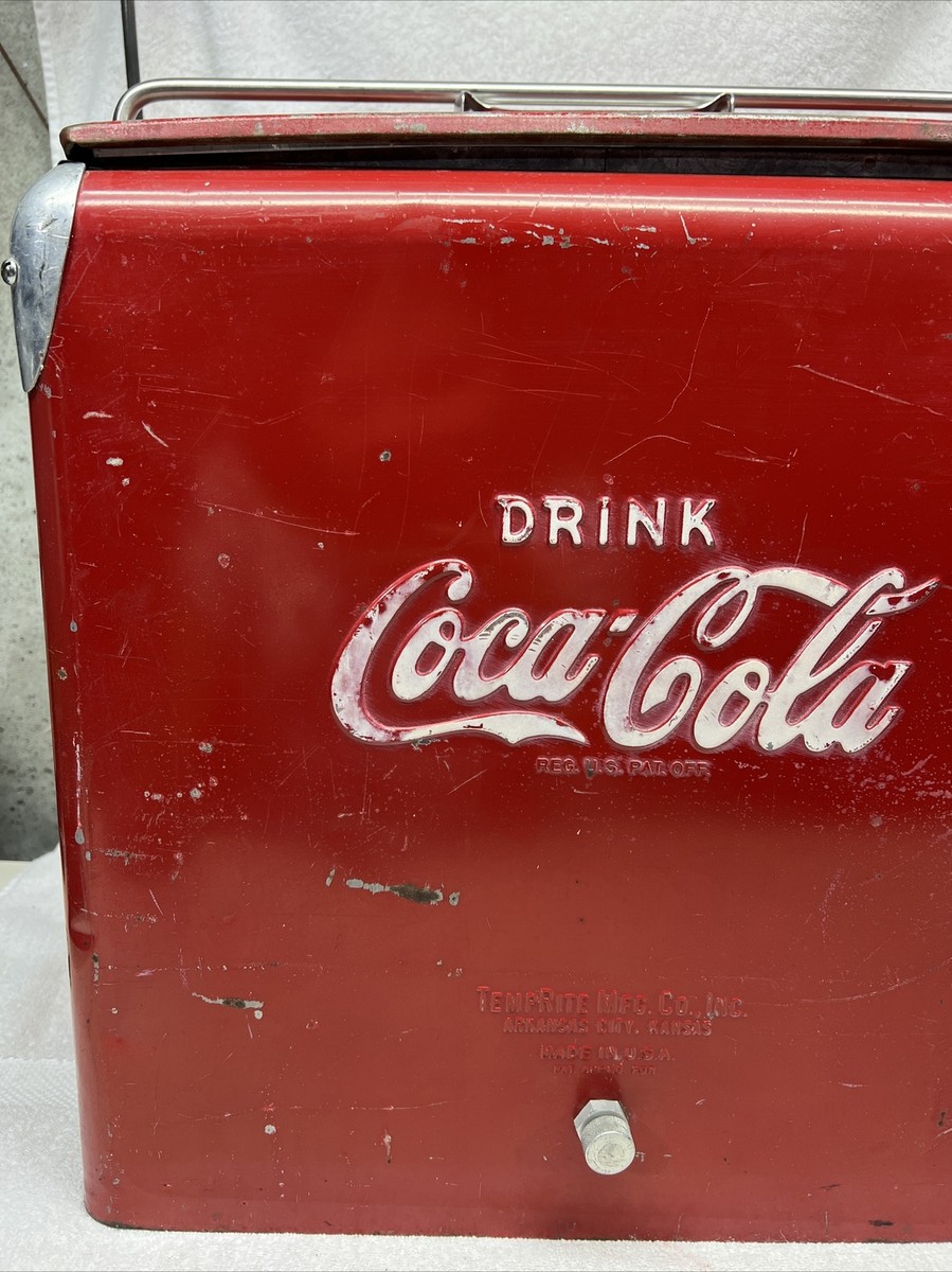 VINTAGE 1940's COCA COLA METAL ICE COOLER W/BUILT IN BOTTLE OPENER