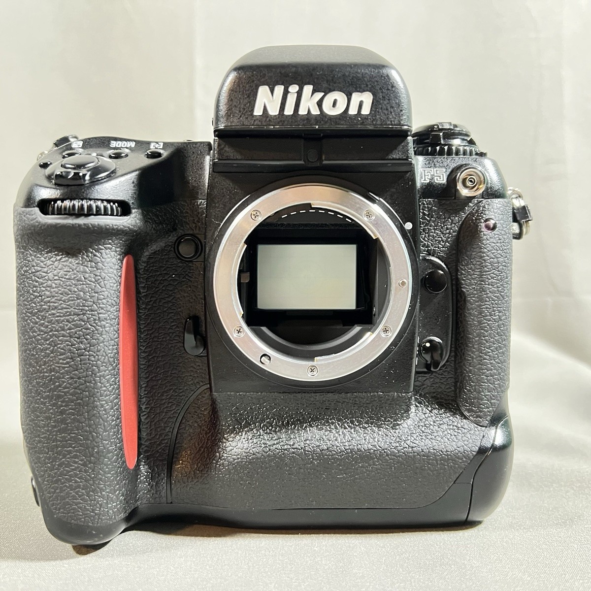 Nikon F5 + DP-30 35mm SLR Film Camera Body Only Fully Working