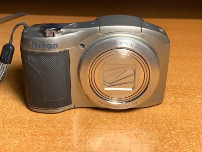 Nikon COOLPIX L610 Silver Digital Camera (HAS ISSUES-SEE LISTING