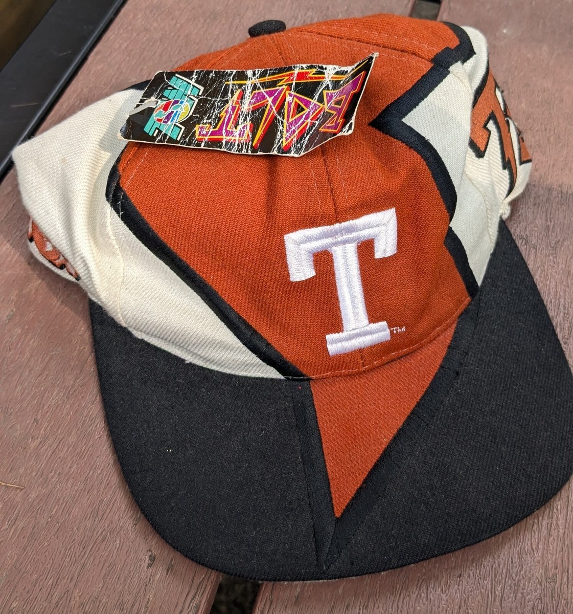 WOW! NWT Texas UT 90s BOLT TOW snapback Longhorns Graffiti Top of