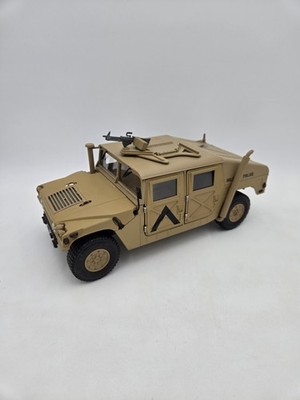 1:18 Exoto ThunderTrac AM General Humvee '95 Military Desert Storm