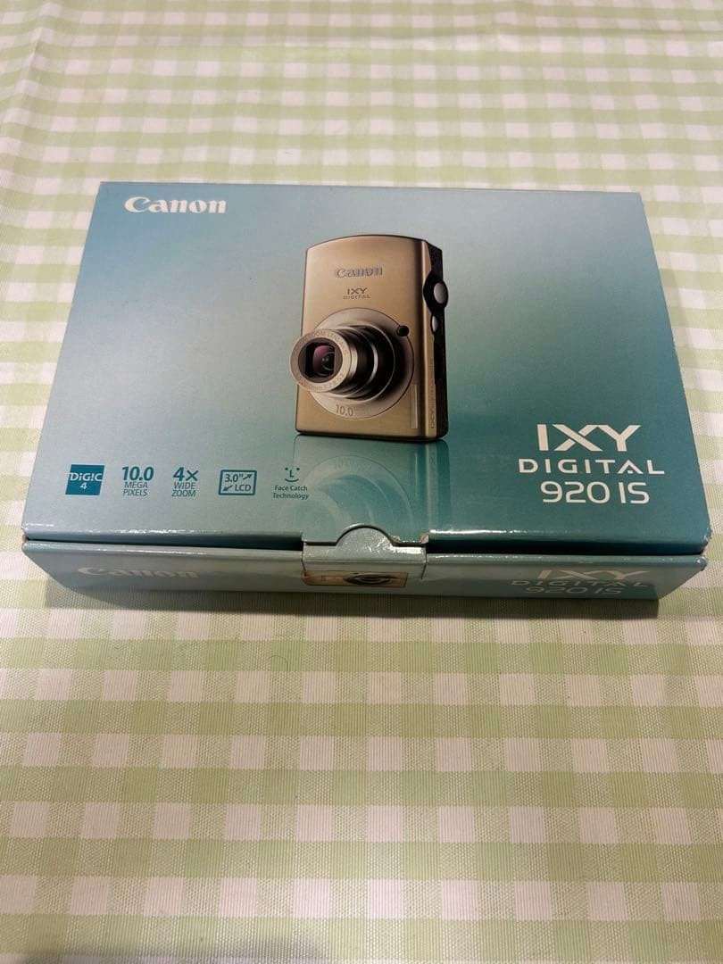 Canon IXY DIGITAL 920 IS 10.0MP Compact Digital Camera Gold