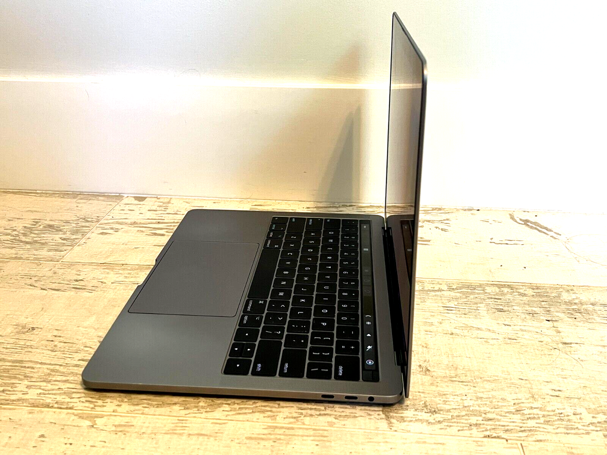 Apple Macbook Pro 13 inch A1989 SEQUOIA 16GB Quad Core i5 256GB