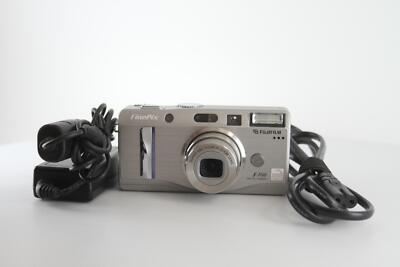 Fujifilm FinePix F700 Super CCD 6.2 MP Compact Camera - Silver