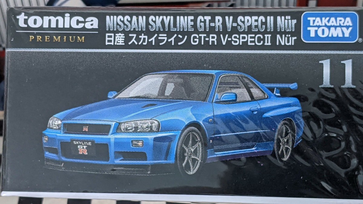 TOMICA PREMIUM #11 NISSAN SKYLINE GT-R V-SPEC II Nur 1/62 SCALE