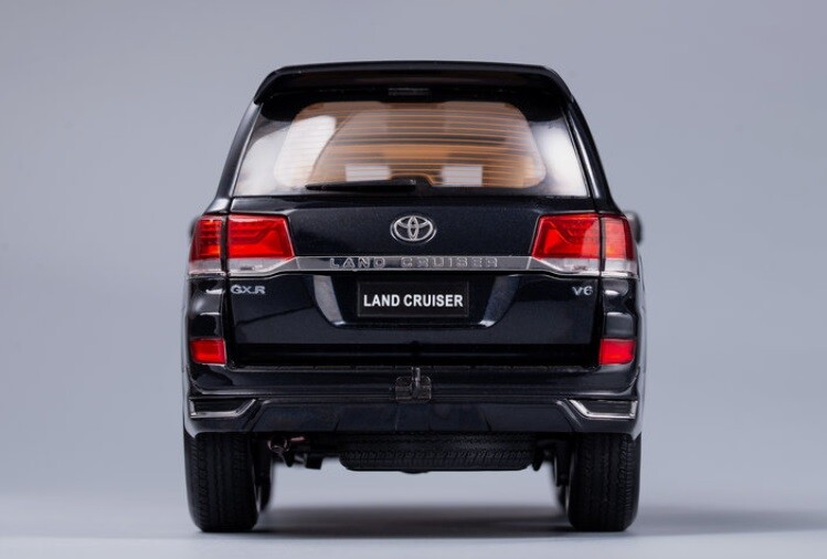 1/18 Toyota Land Cruiser SUV 2020 Black Diecast Model Car by NZG