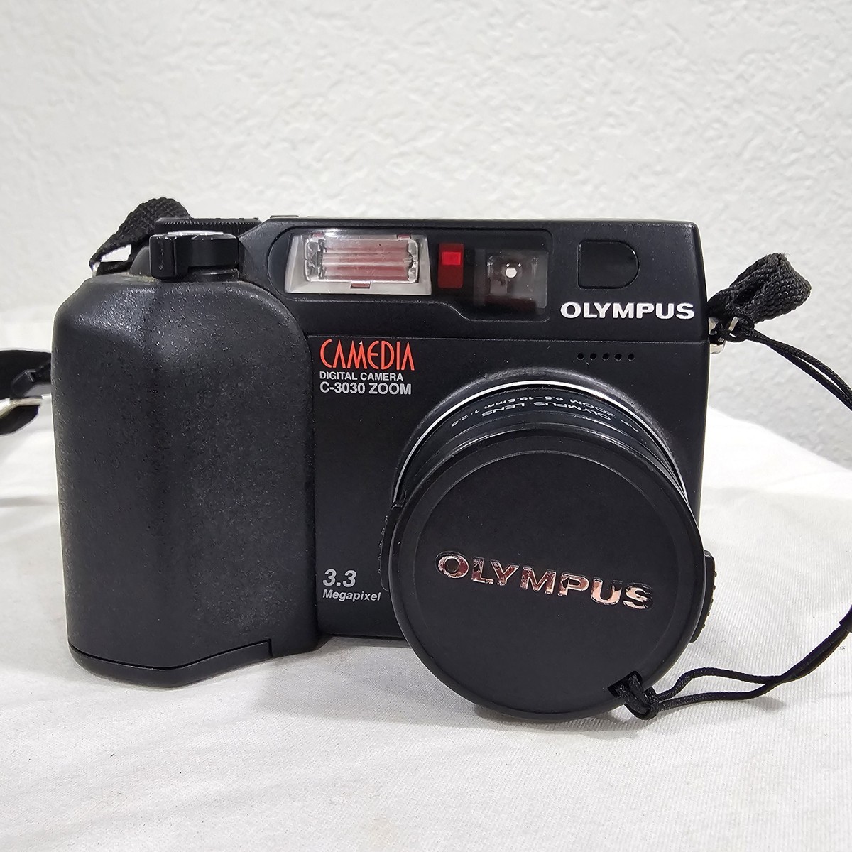 Vintage Olympus CAMEDIA C-3030 Zoom 3.3MP Digital Camera - Tested