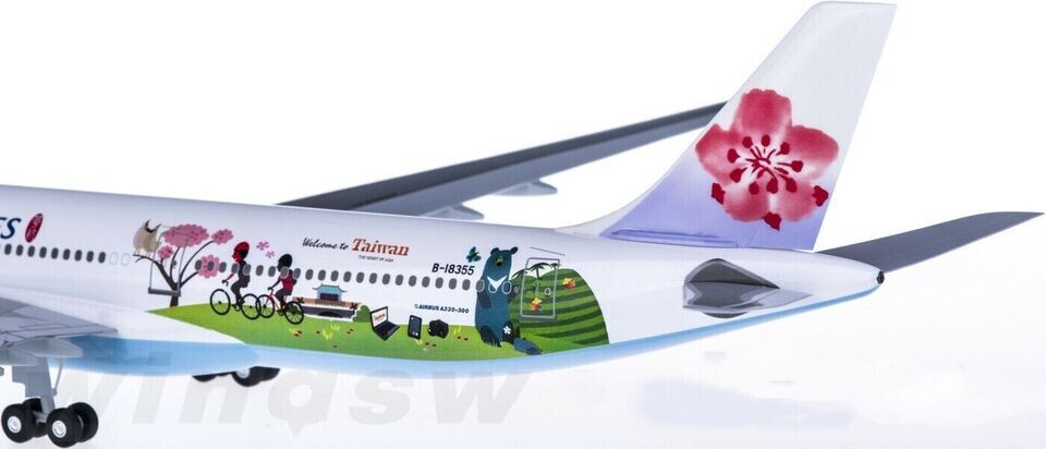 1:200 32CM Hogan CHINA AIRLINE AIRBUS A330-300 Passenger Plane ABS