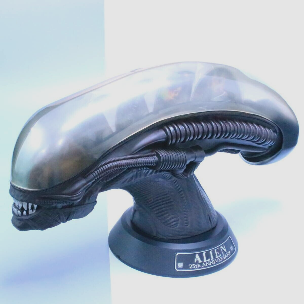 Alien Quadrilogy 25th Anniversary Collection Head DVD Case Figure