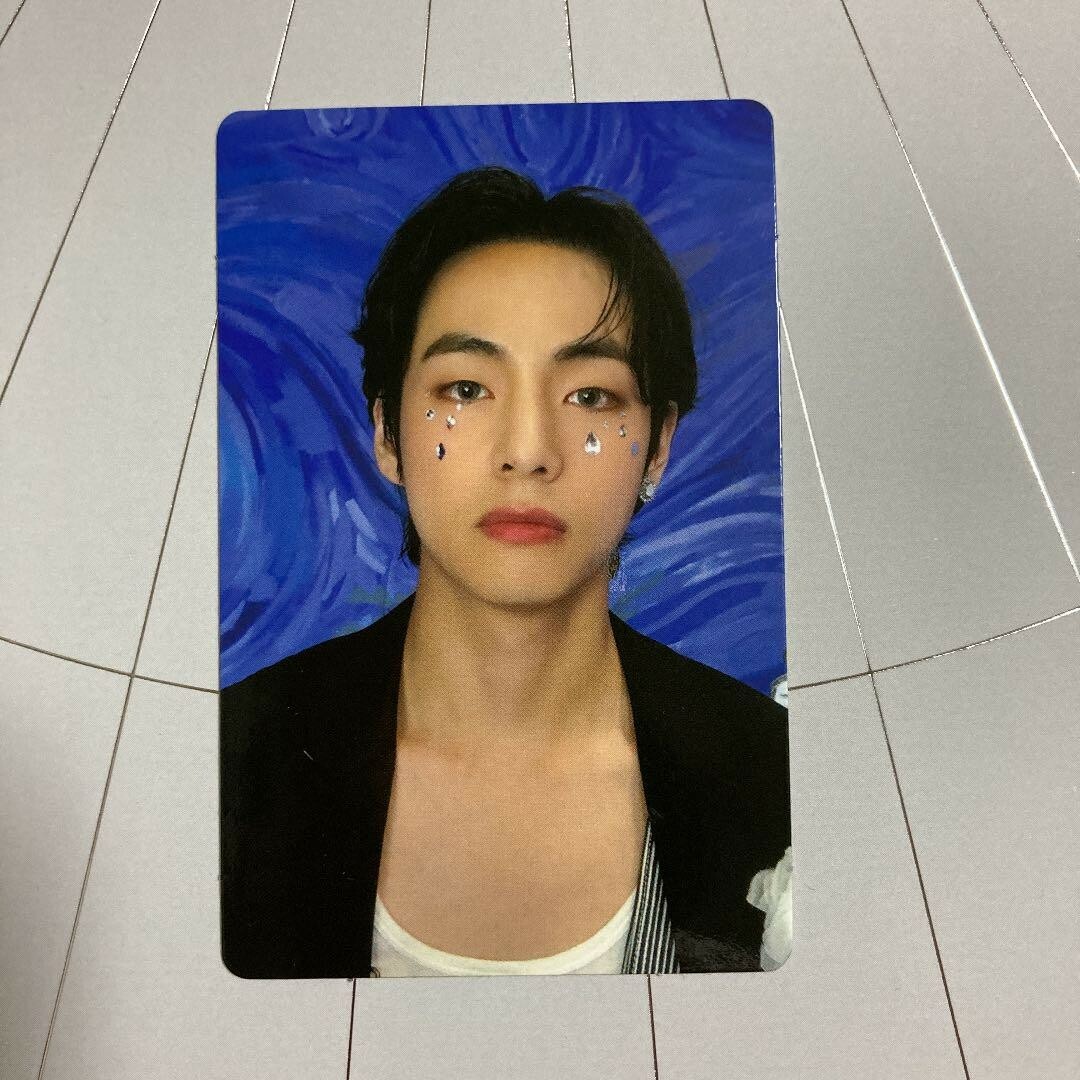 BTS MAP OF THE SOUL MOS ONE ON:E CONCEPT BOOK V Taehyung photo