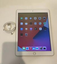 Apple iPad (5th Generation) A1822 32 GB, Wi-Fi, 9.7 in - Gold for