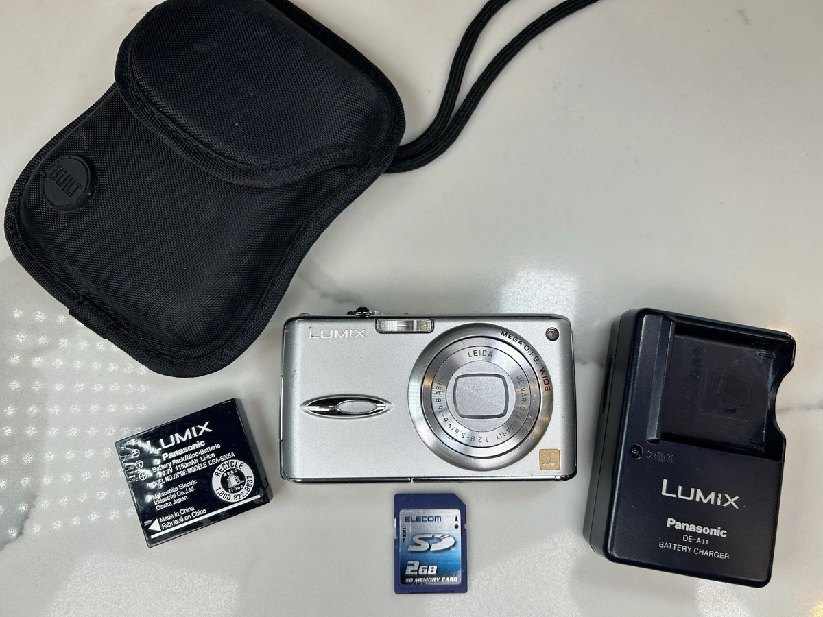 Panasonic LUMIX DMC-FX01 Digital Cameras with Date/Time Stamp for