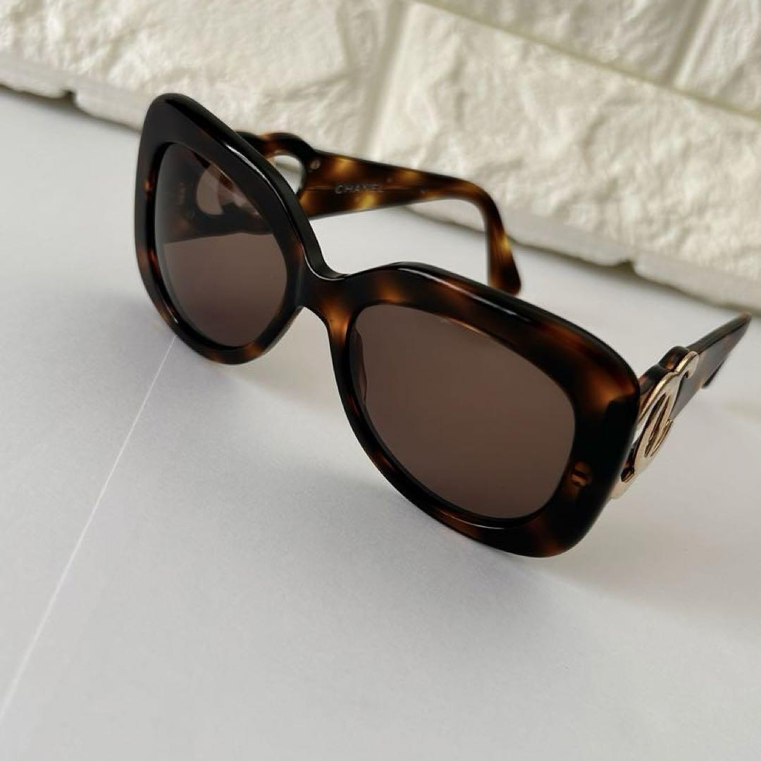 小物 CHANEL Cocomark tortoiseshell sunglasses CHANEL Chanel