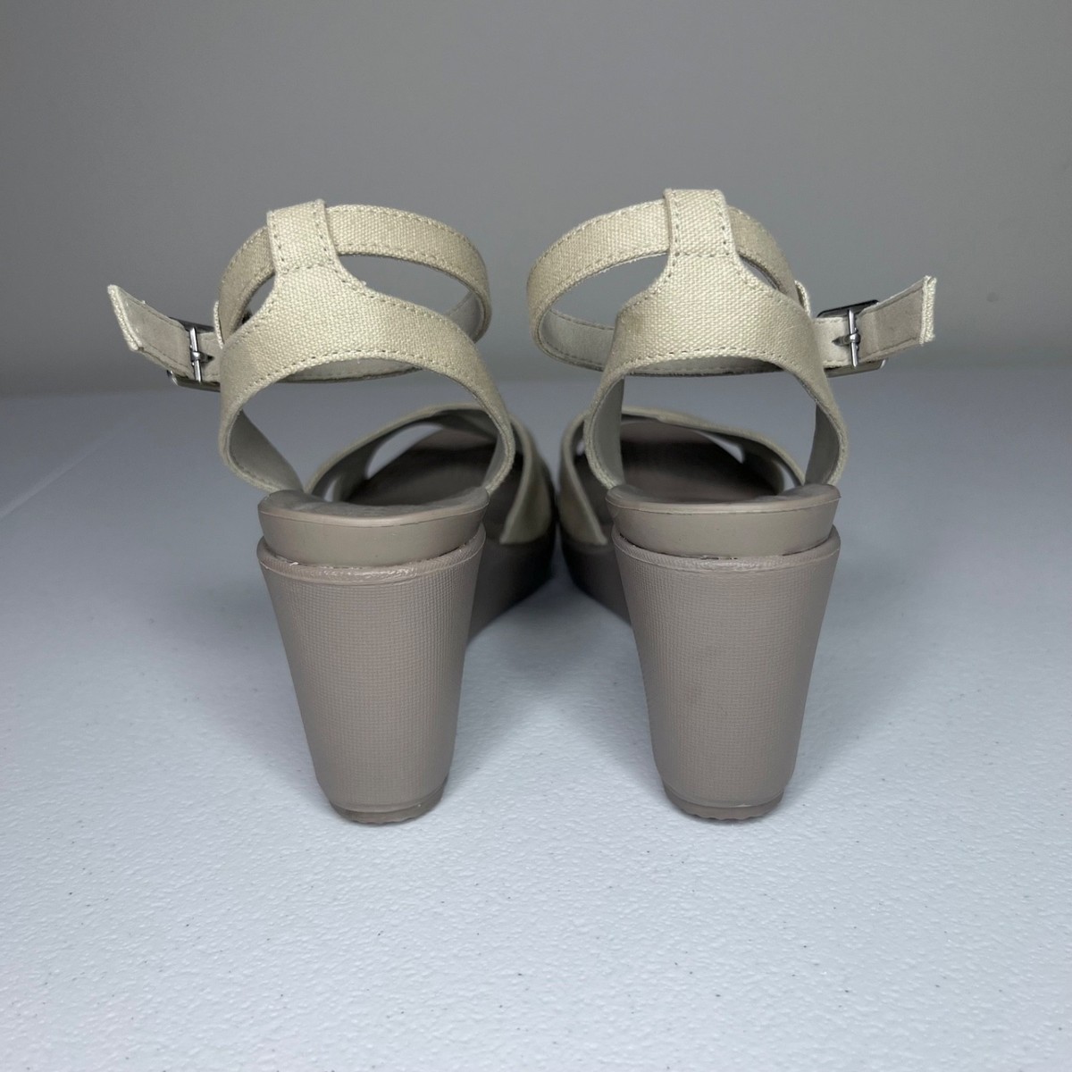 Crocs Leigh II Cross Strap Ankle Wedge Sandals Women's Size 8