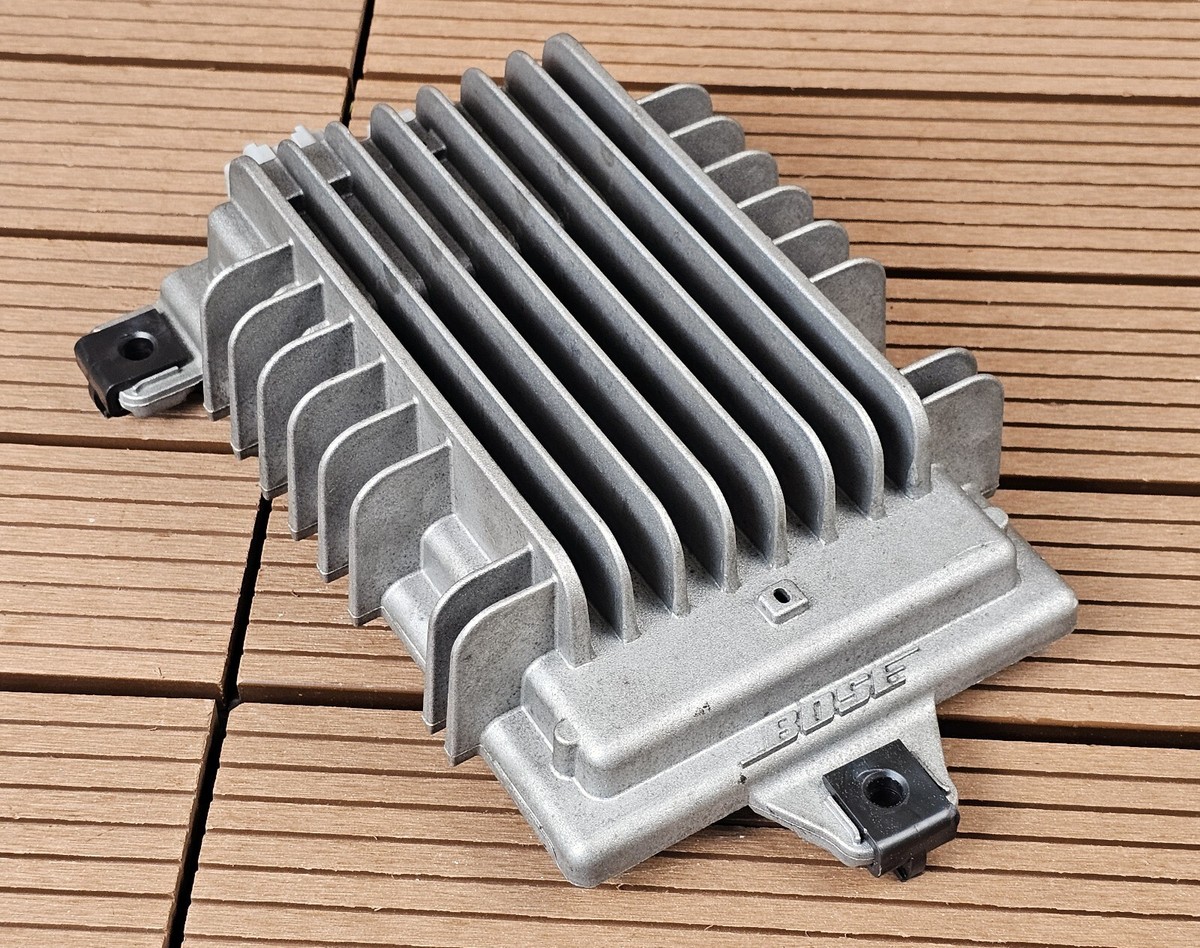 2010-2017 GMC Acadia 25994310 Bose Audio Sound System Amplifier