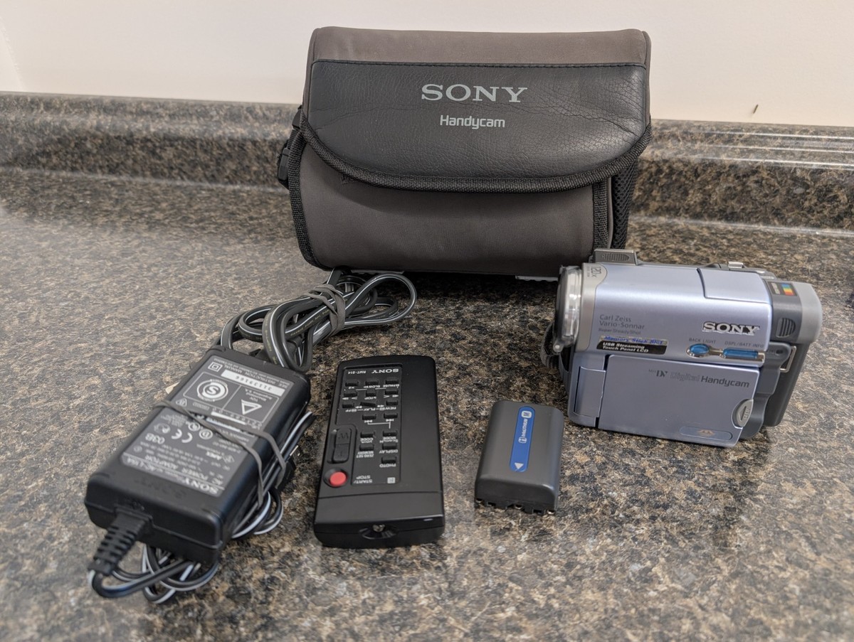 Sony Handycam DCR-TRV22 Mini DV Camcorder Nightshot From JAPAN