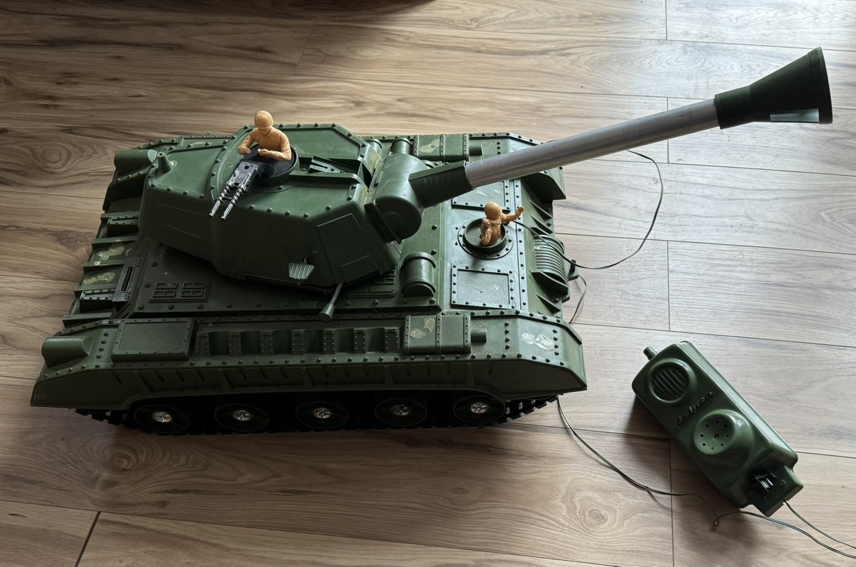 Vintage 1960's Tiger Joe Tank by Deluxe Reading,remote Control +