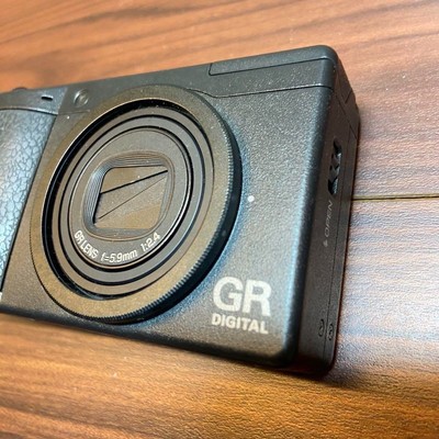 Ricoh GR Digital II 10.1MP CCD Sensor Compact Digital Camera Black