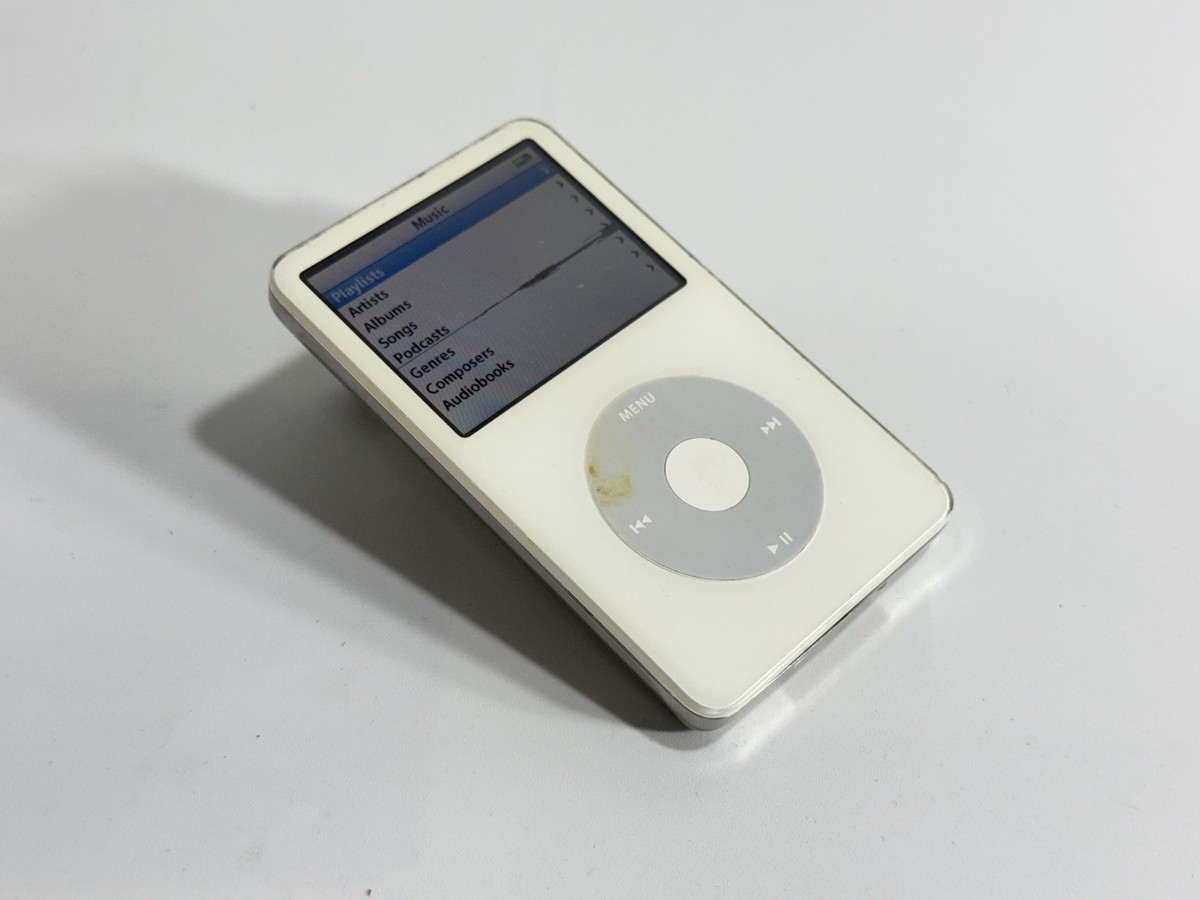 Apple iPod Classic 5th Gen with Video - A1136 White 30GB PA002LL