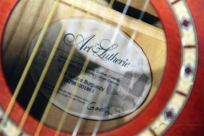 Acoustic Guitar Art & Lutherie Folk Spruce Burgundy Model Solid