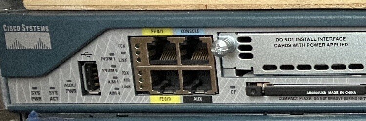 Cisco 2801 サービス統合型ルータ CISCO2801 Cisco 2801 サービス統合