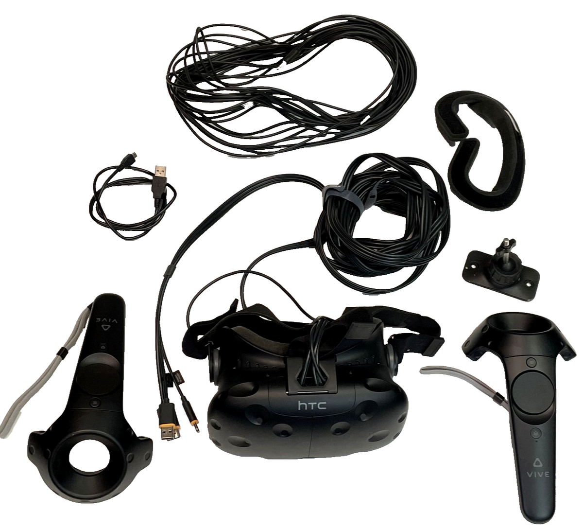 HTC VIVE VR Headset w/ Cable & 2 Controllers Only | eBay