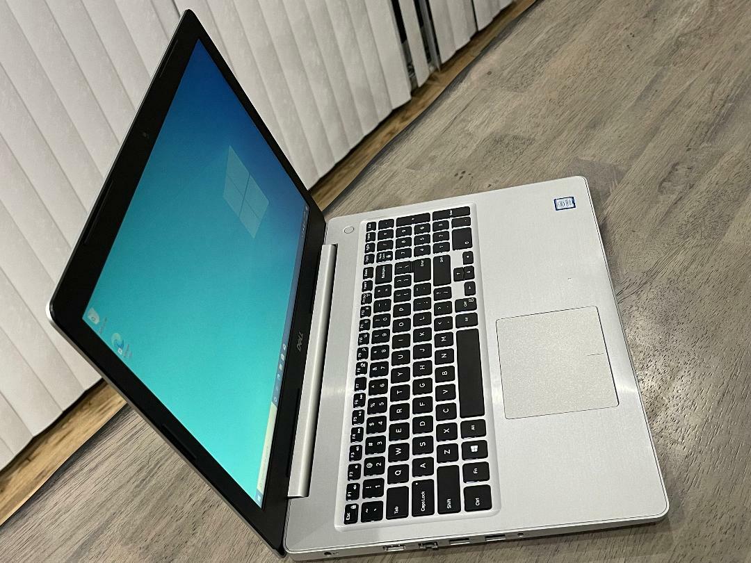Dell Inspiron 5570 15.6