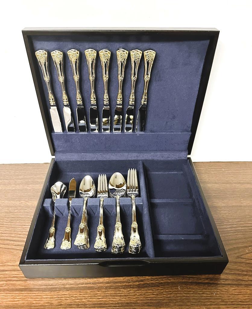 42 Pieces Royal Albert OLD COUNTRY ROSES Service for 8 Flatware